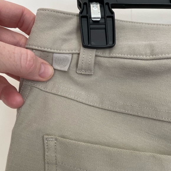 Lululemon ABC Slim-Fit Pant 32" *Utilitech
Raw Linen size 28 - Picture 3 of 6